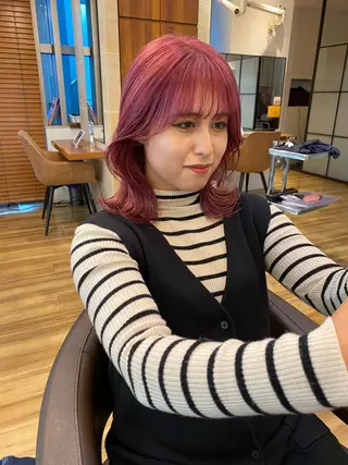 ミディアム カラー レイヤーカット /透明感/千葉怜寿のヘアスタイル