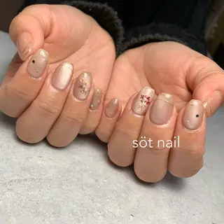 ネイル söt nail所属・岡田 恵美のネイルデザイン
