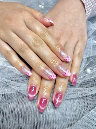 ネイル umi 🩵🤍のネイルデザイン