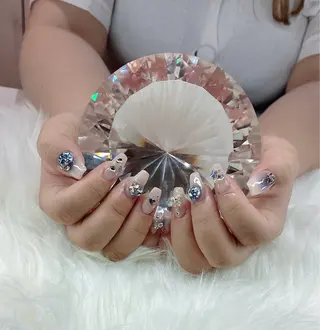 ネイル LoaChaton kaeのネイルデザイン