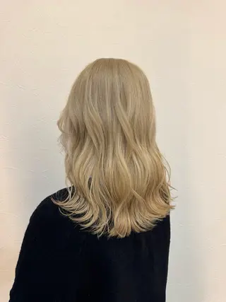 セミロング カラー ヘアアレンジ _White泉佐野店所属・佐々木  まゆかのヘアスタイル