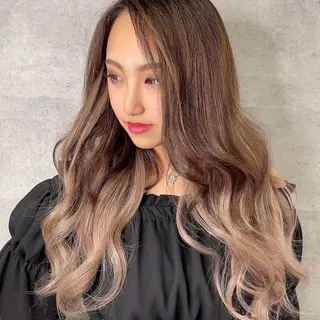 ロング カラー シールエクステ特化 ハイトーン、NANAのヘアスタイル