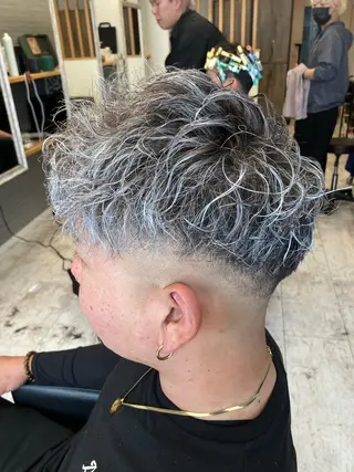 カラー パーマ メンズ メンズ特化/パーマ/ フェードWATARUのヘアスタイル