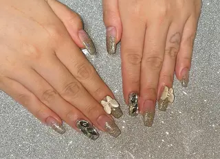 ネイル VIERU 🌈🎀💖のネイルデザイン