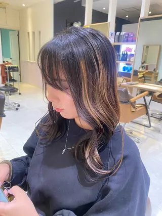 セミロング 透明感カラー☁️岩永 侑奈のヘアスタイル