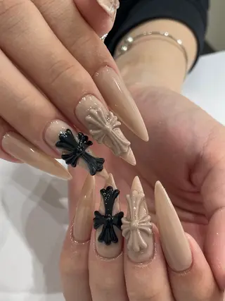 ネイル GO TODAY シェアサロン 渋谷Amiu店所属・渋谷ネイル🎀 y2k/海外ネイルのネイルデザイン