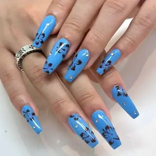 ネイル nail salon CAREY 🎀のネイルデザイン