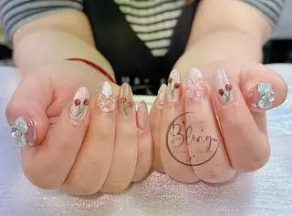 ミディアム Bling Salonのネイルデザイン