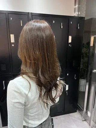 ロング カラー レイヤーカット/ うる艶カラー/ユイのヘアスタイル