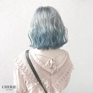 ショート カラー CHERIEブリーチ ダブルカラー　天神のヘアスタイル