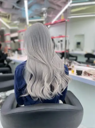 カラー ハイトーン/透明感 艶カラー/SAKI‎のヘアスタイル