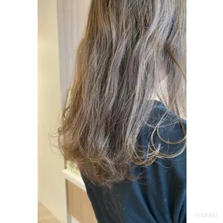 ロング カラー 岩間 香純のヘアスタイル