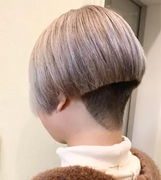 ショート カラー NUMBER_ ユイナのヘアスタイル