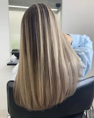 カラー LINOET NAGOYA所属・中川 来紀のヘアスタイル