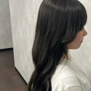 ロング カラー 沖山 友津季のヘアスタイル