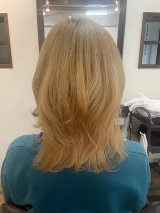 セミロング カラー canonart上田 里恵のヘアスタイル