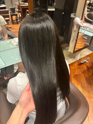 ロング カラー 小西 莉央のヘアスタイル