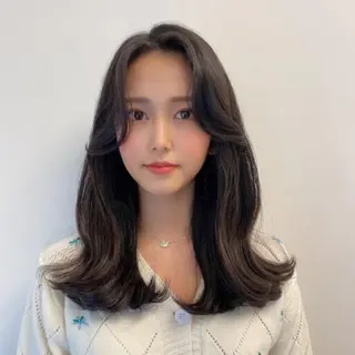 ミディアム カラー 縮毛矯正×髪質改善 小笠原大樹のヘアスタイル