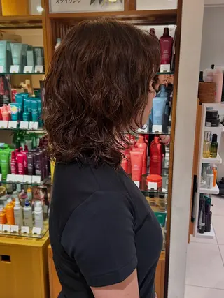 セミロング パーマ Befine所属・岸 奈々香のヘアスタイル