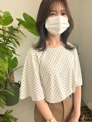 セミロング カラー 塚原 安優のヘアスタイル