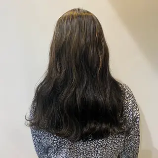 ロング カラー Beauty Consultant 10C所属・10C Yumeのヘアスタイル