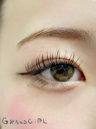 マツエク・マツパ GRANDGIRL所属・ヨシダ セリナのマツエク・マツパデザイン