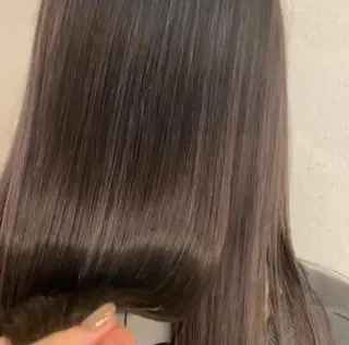 ロング 艶髪　透明感カラー 田中伶奈のヘアスタイル