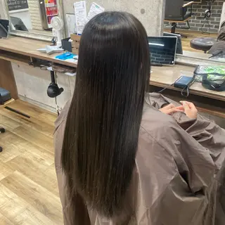 カラー 加茂野 緑のヘアスタイル