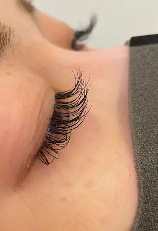 マツエク・マツパ MODEK'S松原 Haruのヘアスタイル