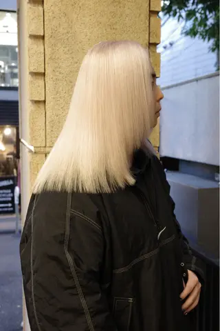 セミロング カラー ハイトーンカラー ⭐️NAZUNAのヘアスタイル