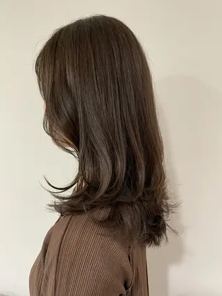 ロング 太田ありさ クリーミーヘアカラーのヘアスタイル