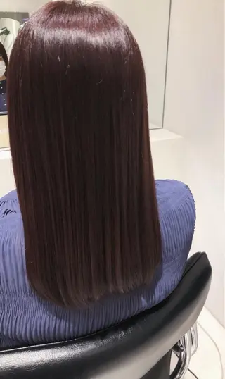 セミロング カラー mai🐷髪質改善 🖤透ける暗髪🖤のヘアスタイル