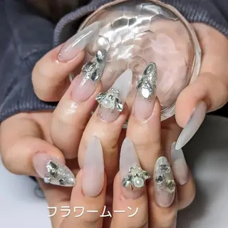 ネイル フラワー ムーンのネイルデザイン