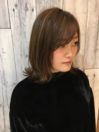 ミディアム カラー Freez狭間 裕美のヘアスタイル