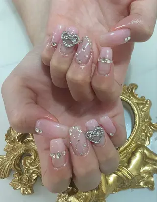 ネイル AngelChris ビューティーサロンのネイルデザイン