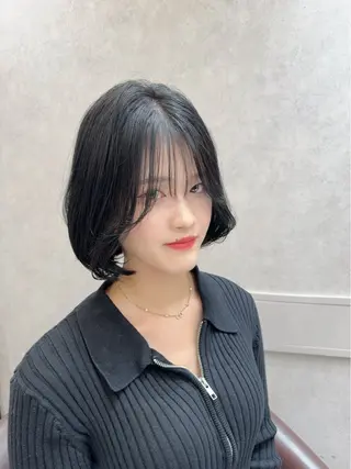 ミディアム karin ボブハイトーンのヘアスタイル