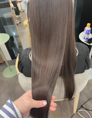 ロング カラー mai🐷髪質改善 🖤透ける暗髪🖤のヘアスタイル