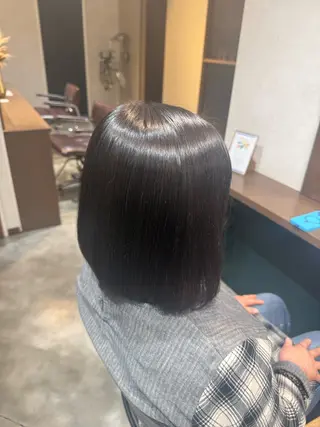 カラー 江利川 紫音のヘアスタイル