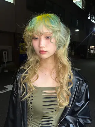 ロング カラー chloe 【クロエ】のヘアスタイル