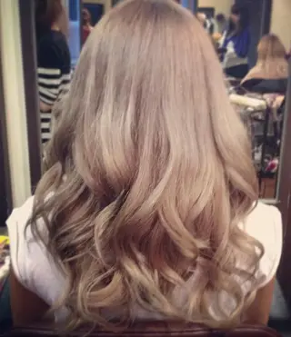 セミロング カラー 100%髪質改善特化 TRUNSのヘアスタイル