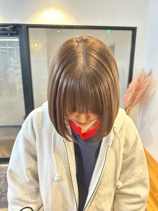 ミディアム カラー yuika .のヘアスタイル