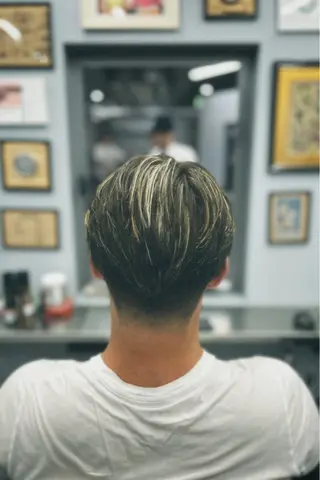 ミディアム カラー メンズ icon Blue所属・池袋メンズパーマ フェード純平のヘアスタイル