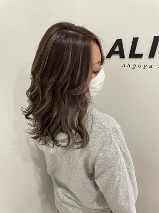 ミディアム LINOET  nagoya所属・手島 カミラのヘアスタイル