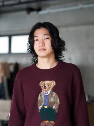 メンズ ウルフとデザイン カラーの神のヘアスタイル