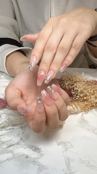 ネイル はな💎ネイル ワンホン、長さ出しのネイルデザイン