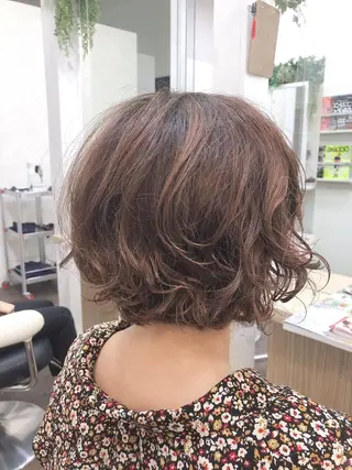 ショート カラー ハイライト/インナー /ブリーチ/レイヤーのヘアスタイル