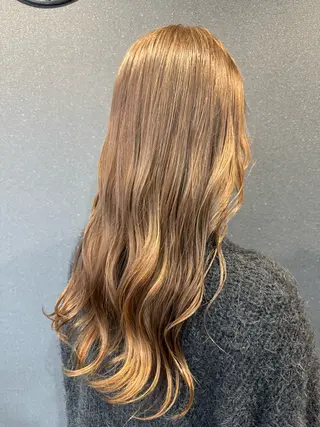 ロング カラー ワタナベ テルマサのヘアスタイル