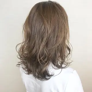 セミロング カラー 韓国レイヤーカット/ ダブルカラーのヘアスタイル