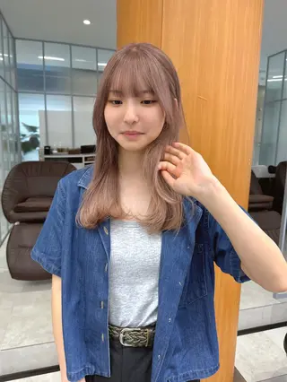 ロング カラー ひかり／ベージュ ／似合わせカットのヘアスタイル