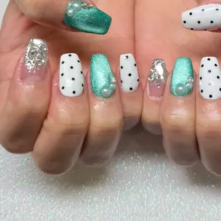 ネイル VIERU 🌈🎀💖のネイルデザイン